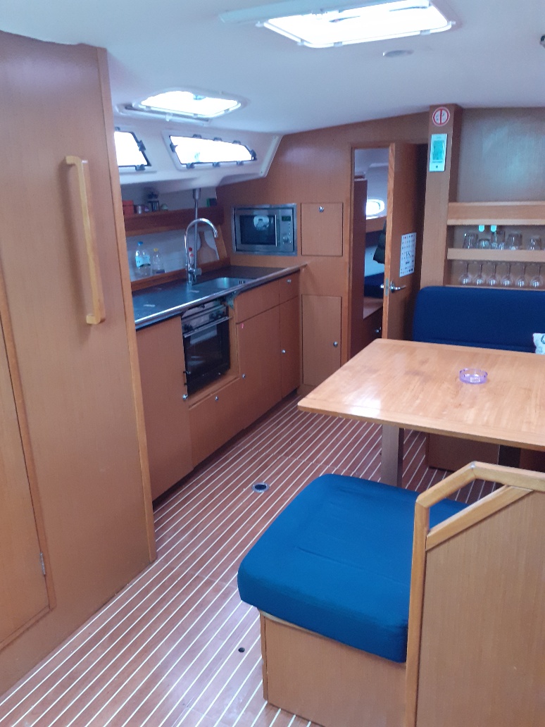Bavaria 43 Cruiser — photo 8