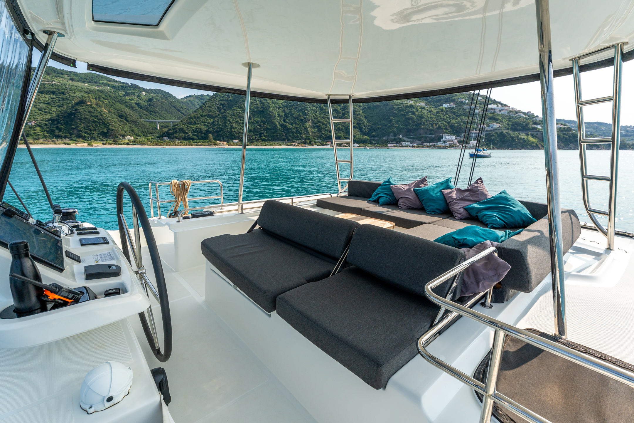 Lagoon 51 — photo 15