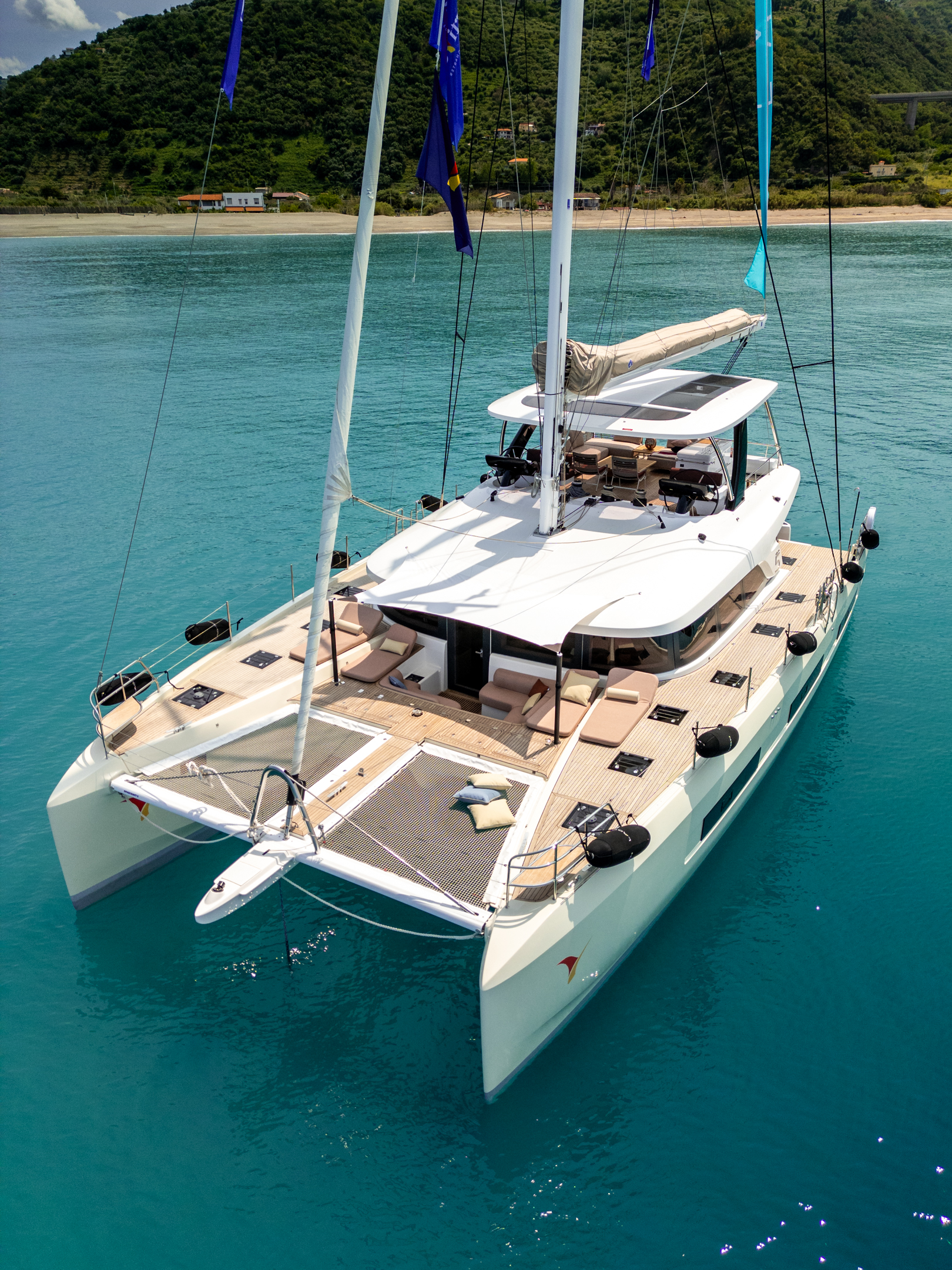 Lagoon Sixty 5 — photo 11
