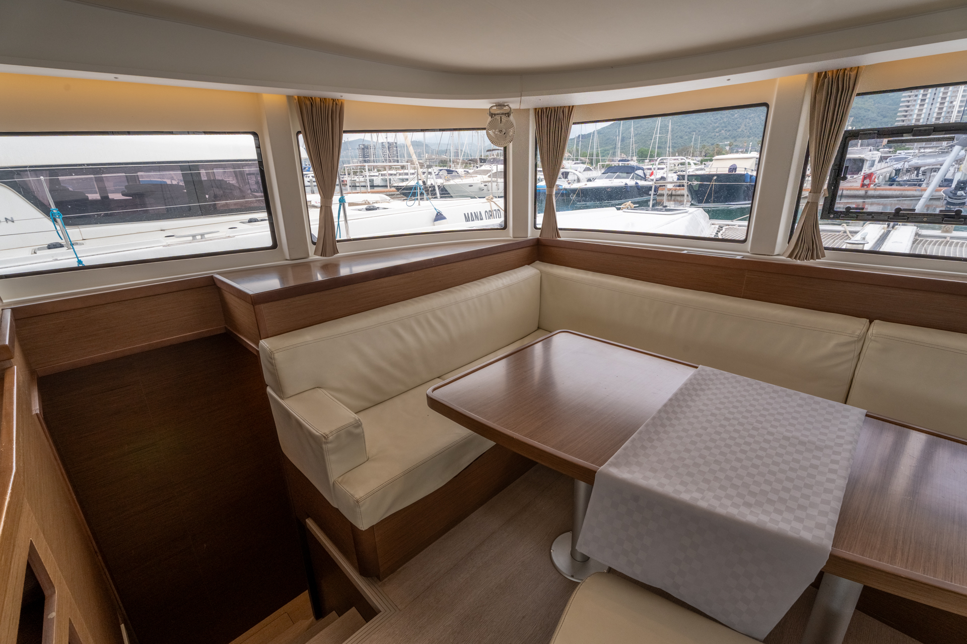 Lagoon 42 — photo 16
