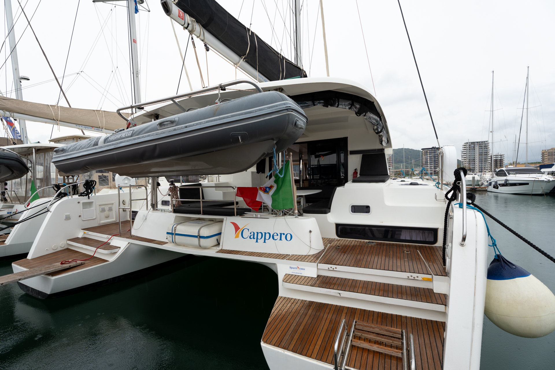 Lagoon 42 — photo 11