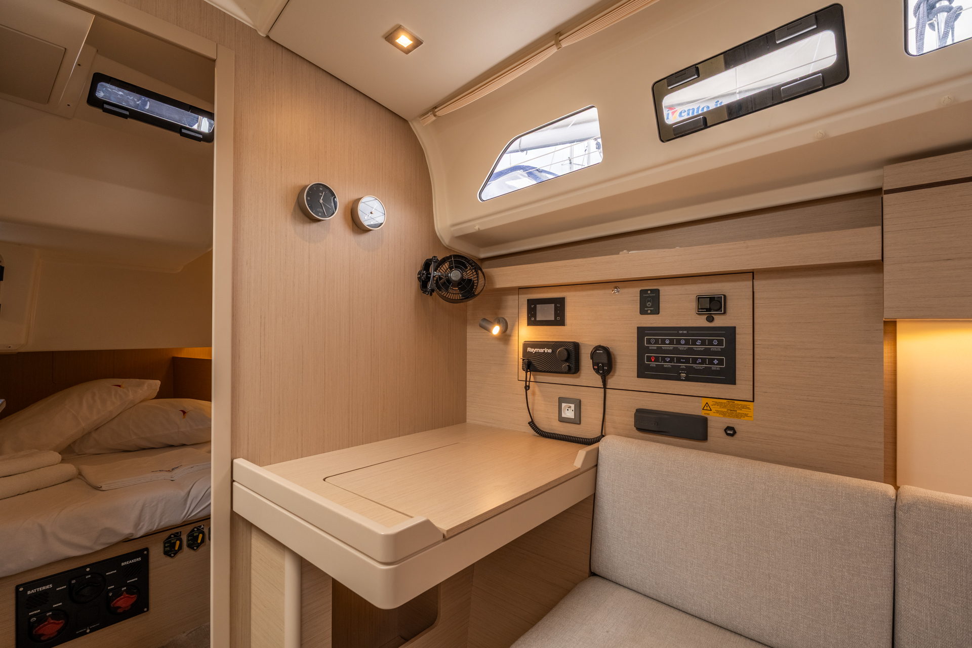 Oceanis 40.1 — photo 13