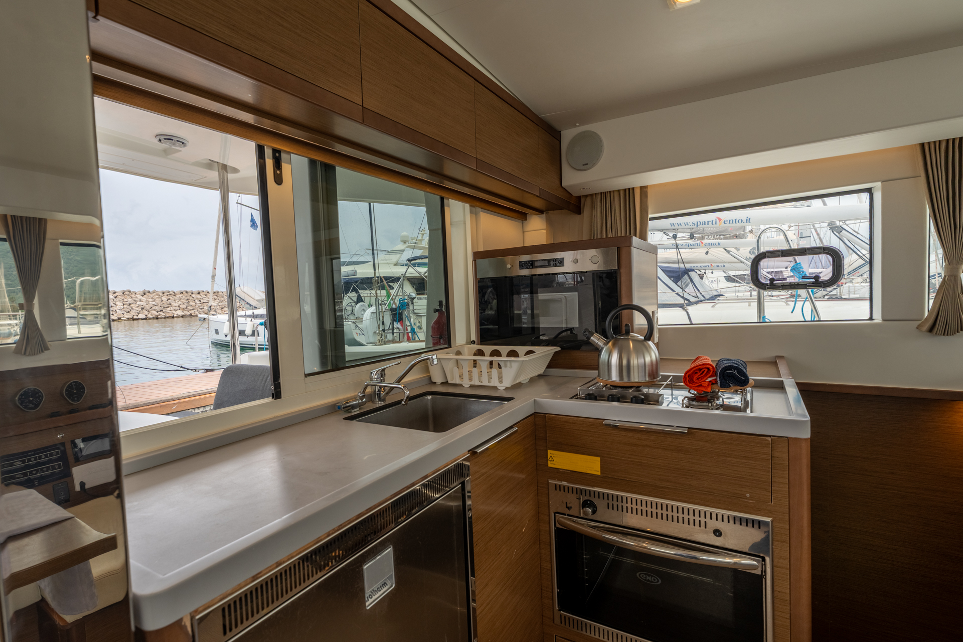 Lagoon 40 — photo 9