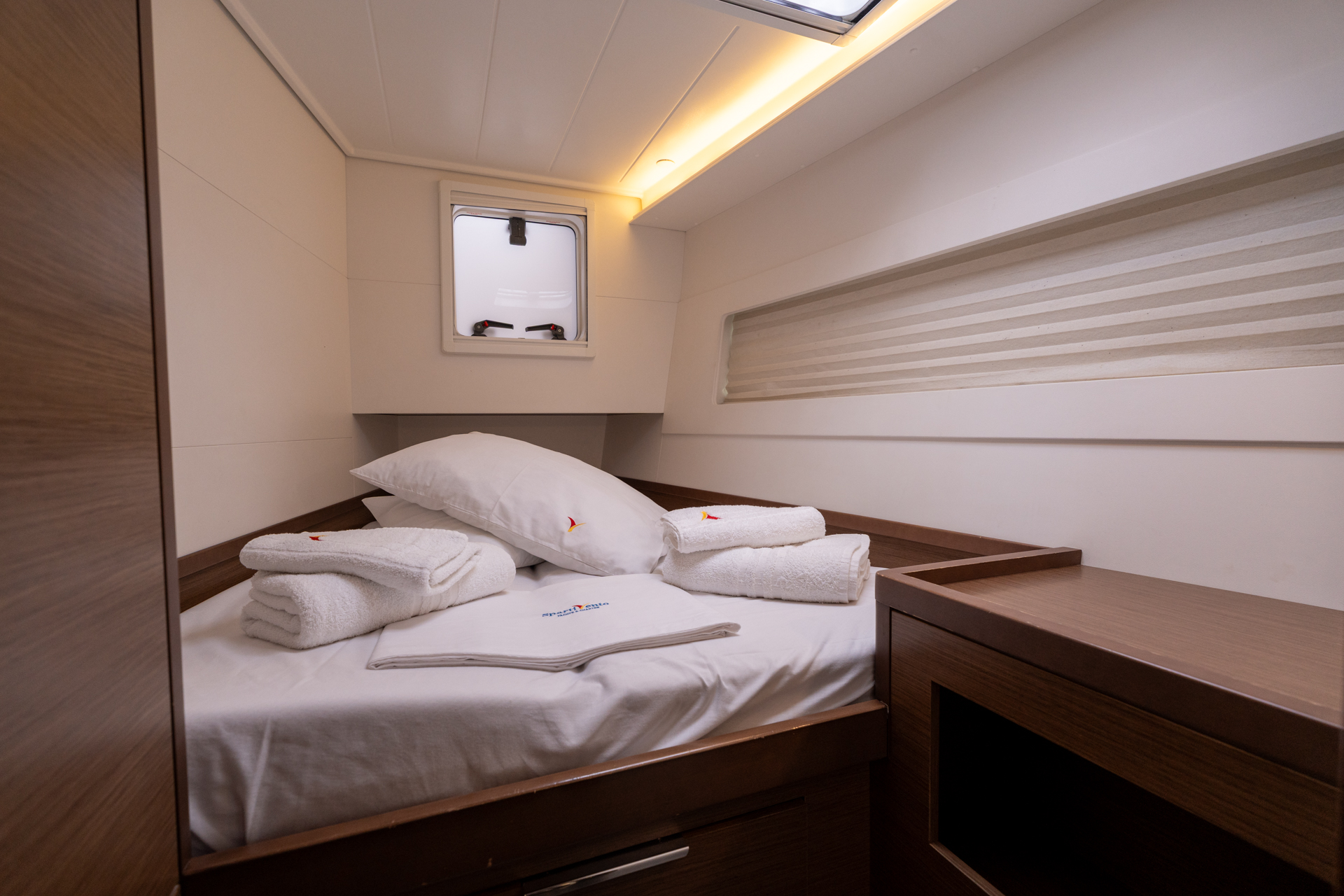 Lagoon 40 — photo 16