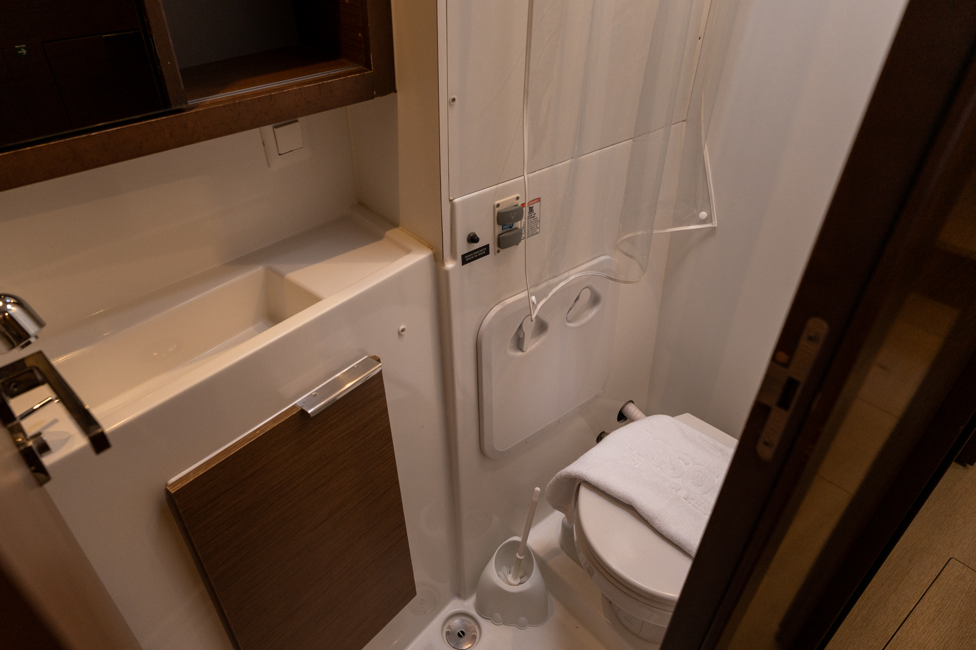 Lagoon 40 — photo 12