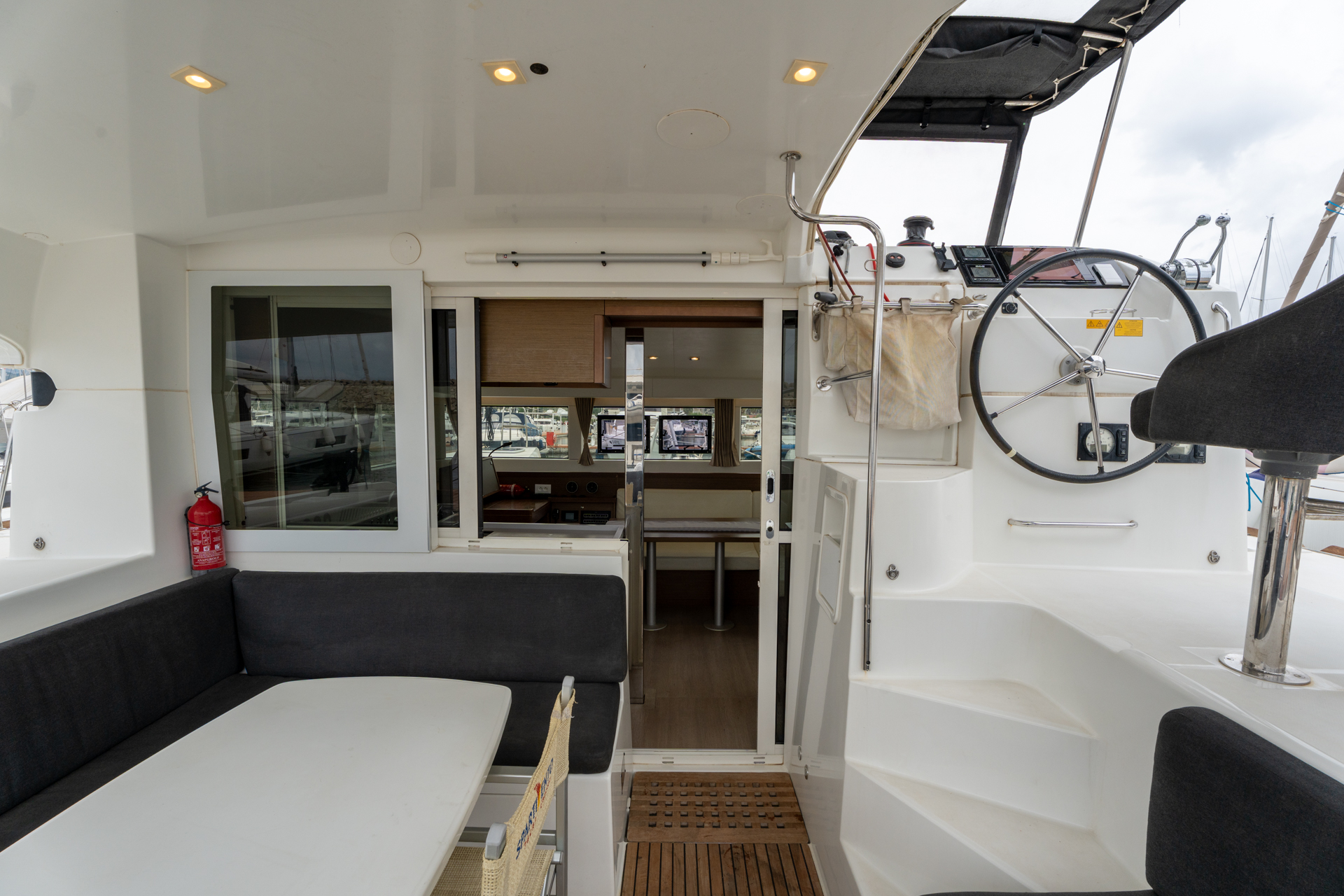 Lagoon 40 — photo 14