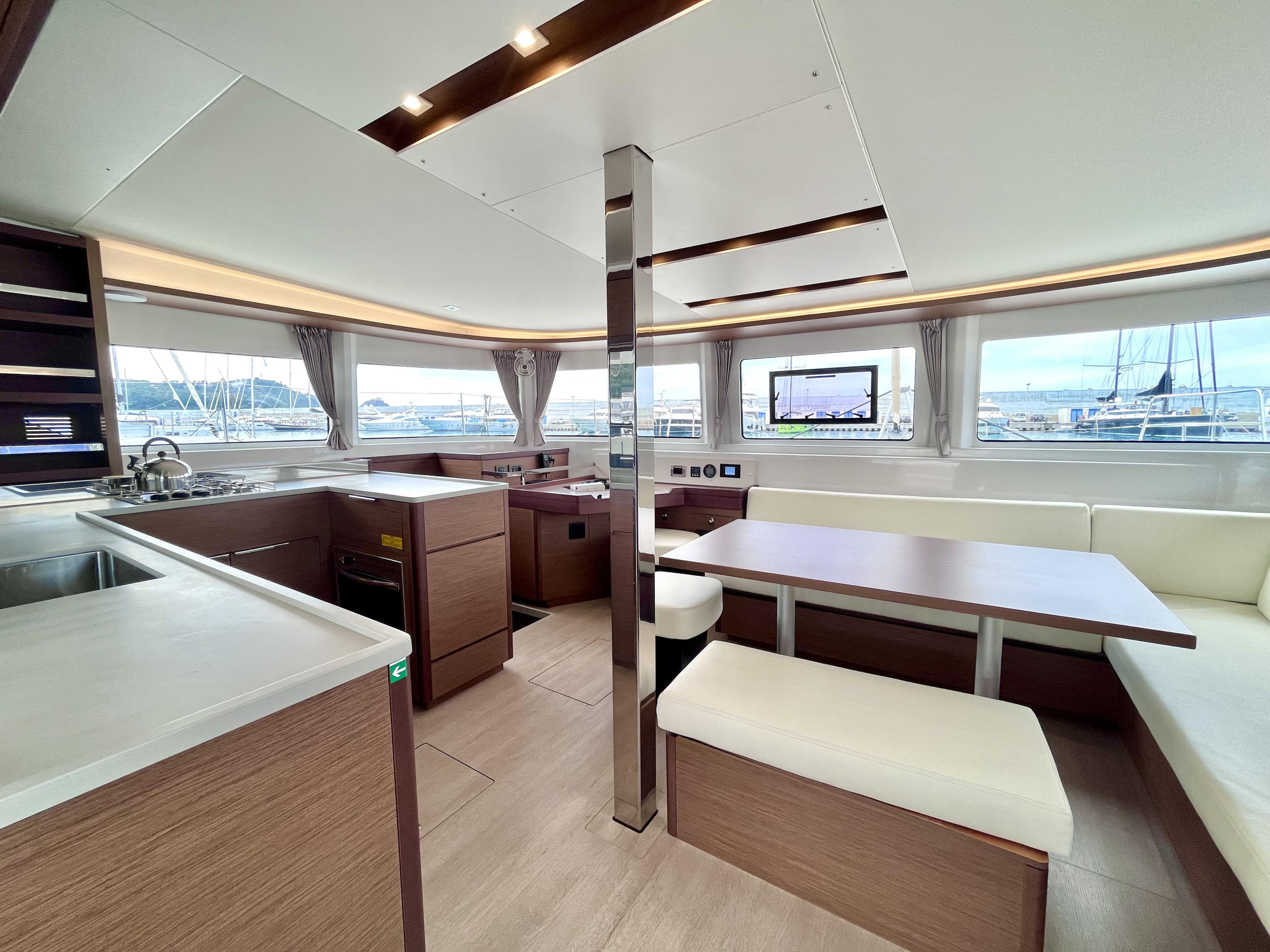 Lagoon 46 — photo 13