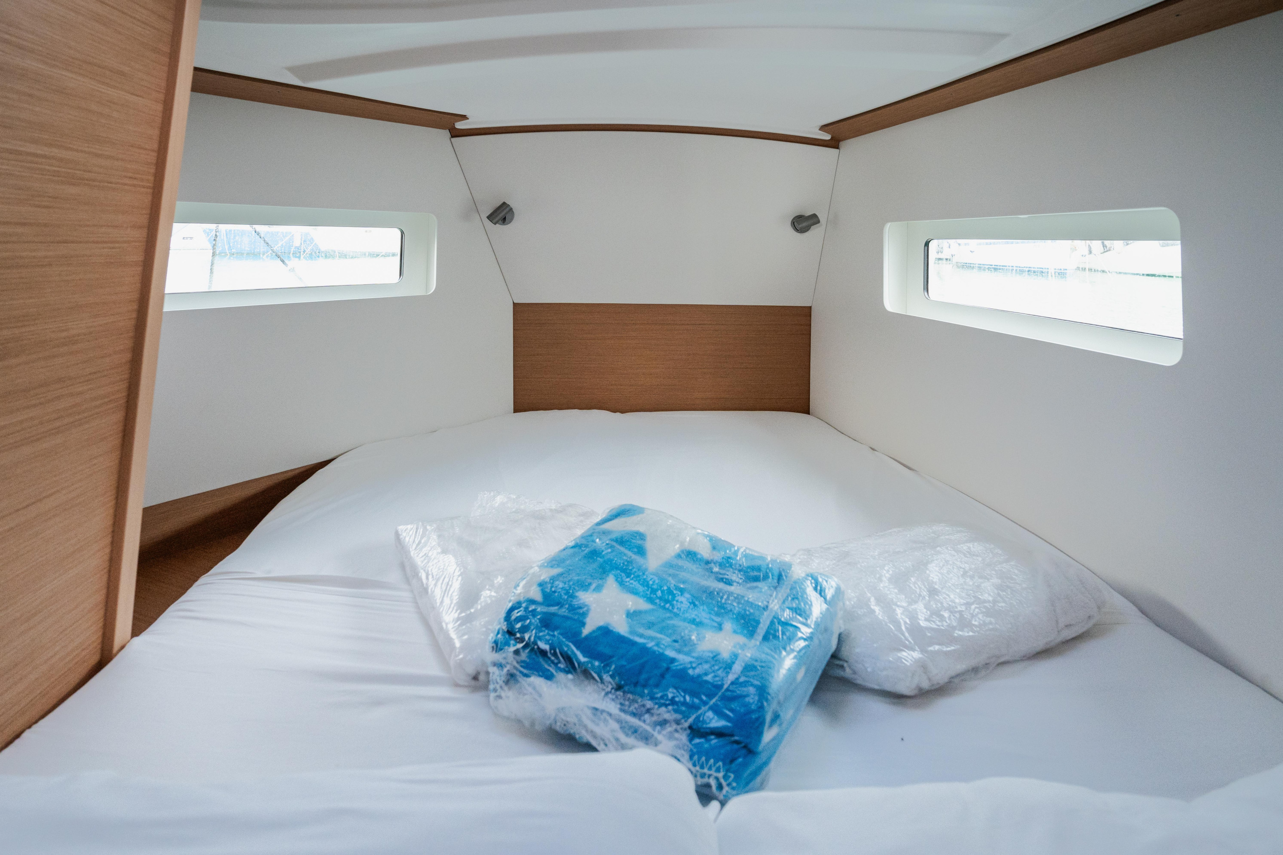 Sun Odyssey 380 — photo 7