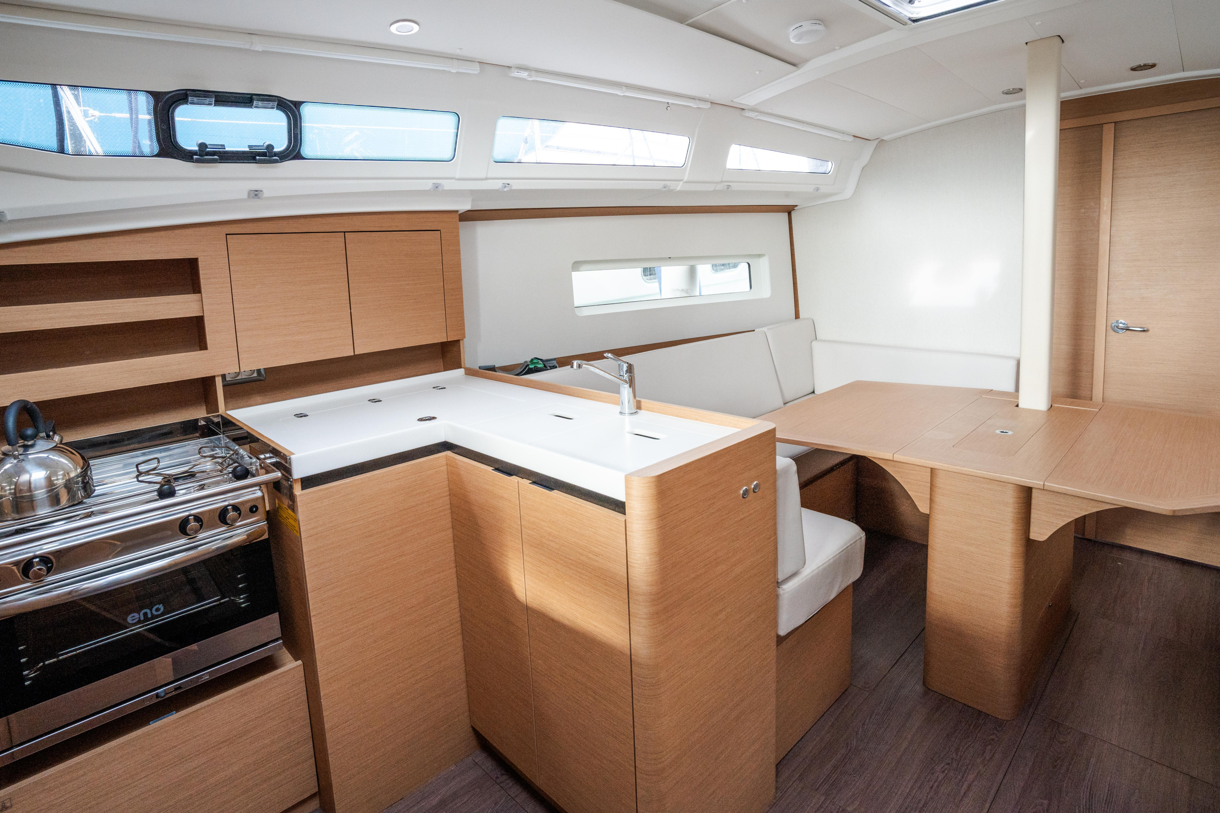Sun Odyssey 380 — photo 11