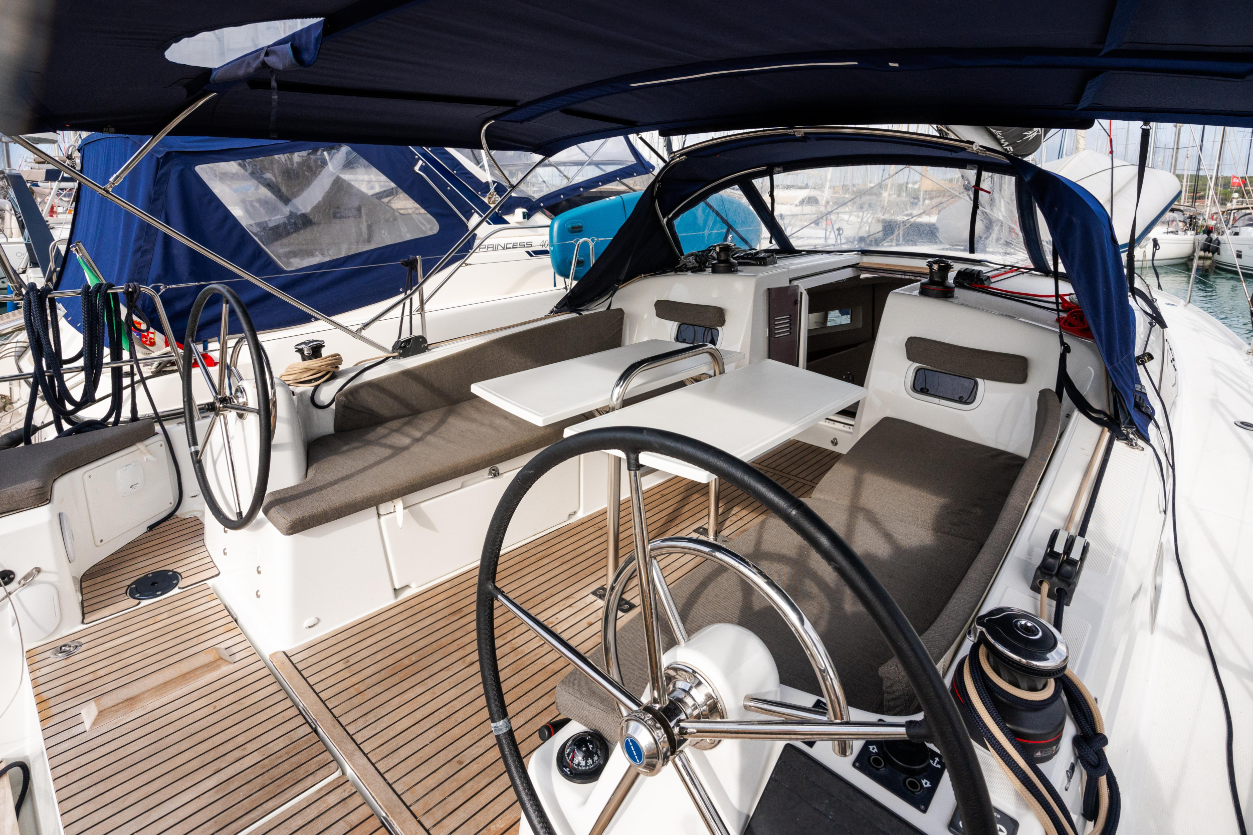 Sun Odyssey 380 — photo 15