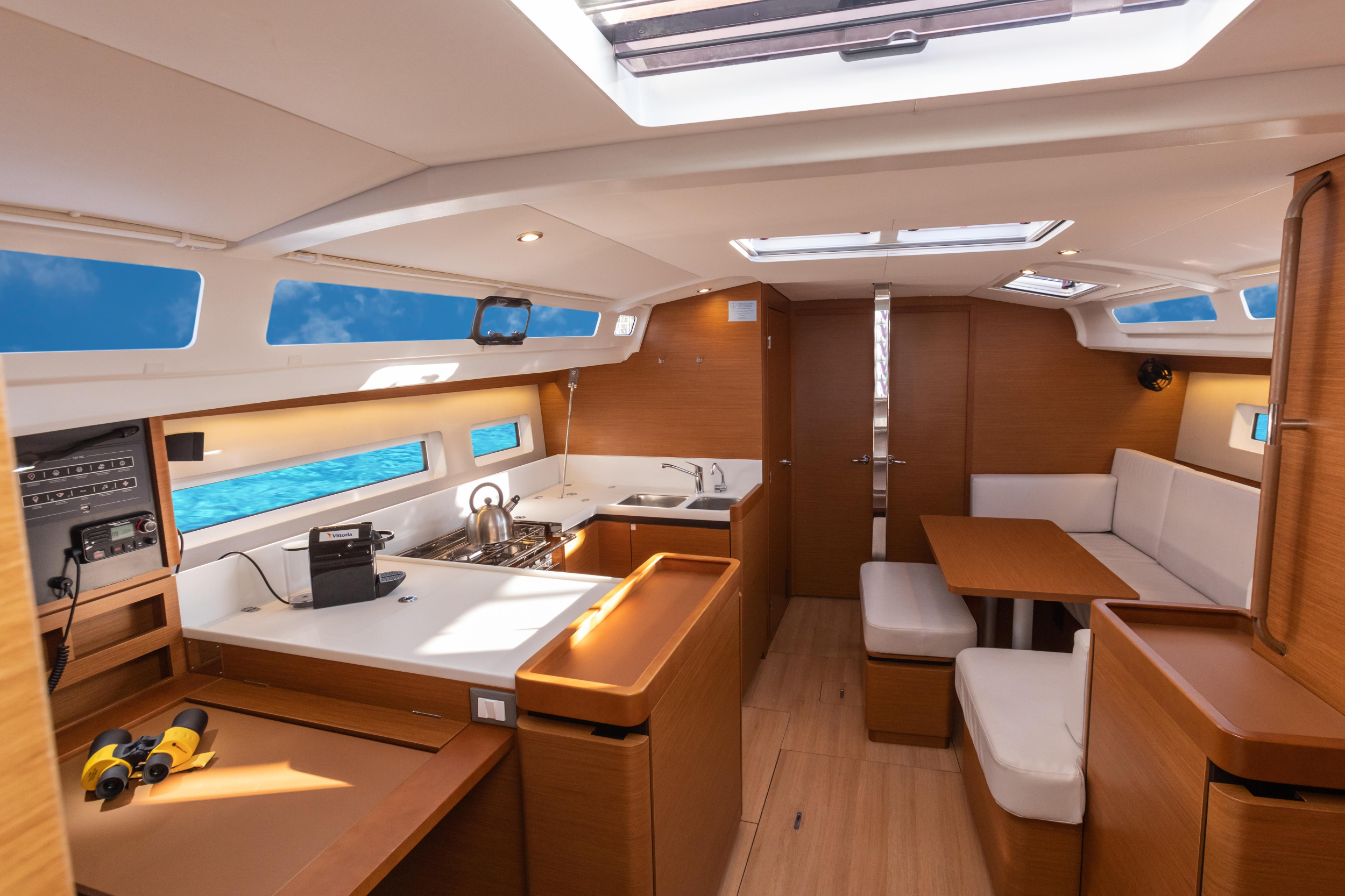 Sun Odyssey 440 — photo 6