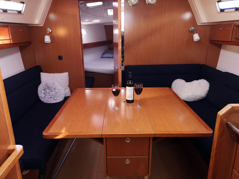 Bavaria 36 — photo 12