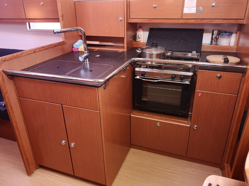 Bavaria 36 — photo 13
