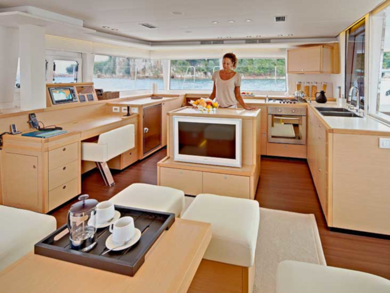 Lagoon 560 — photo 15