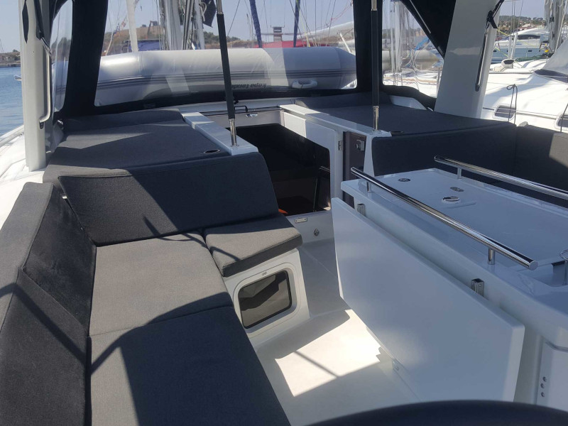 Oceanis 51.1 — photo 9
