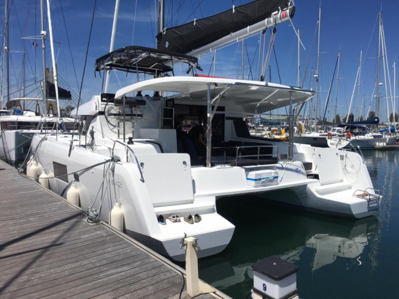 Lagoon 42 — photo 1