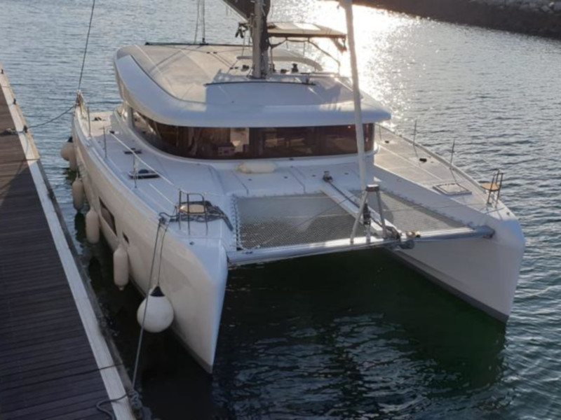 Lagoon 42 — photo 2
