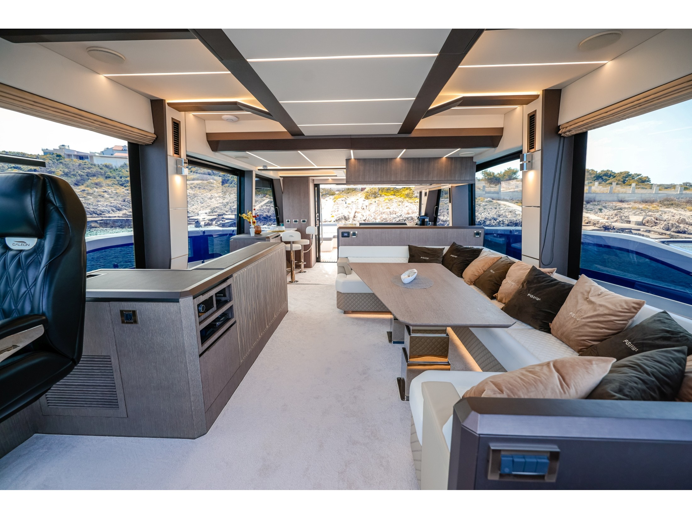 Galeon 640 Fly — photo 16