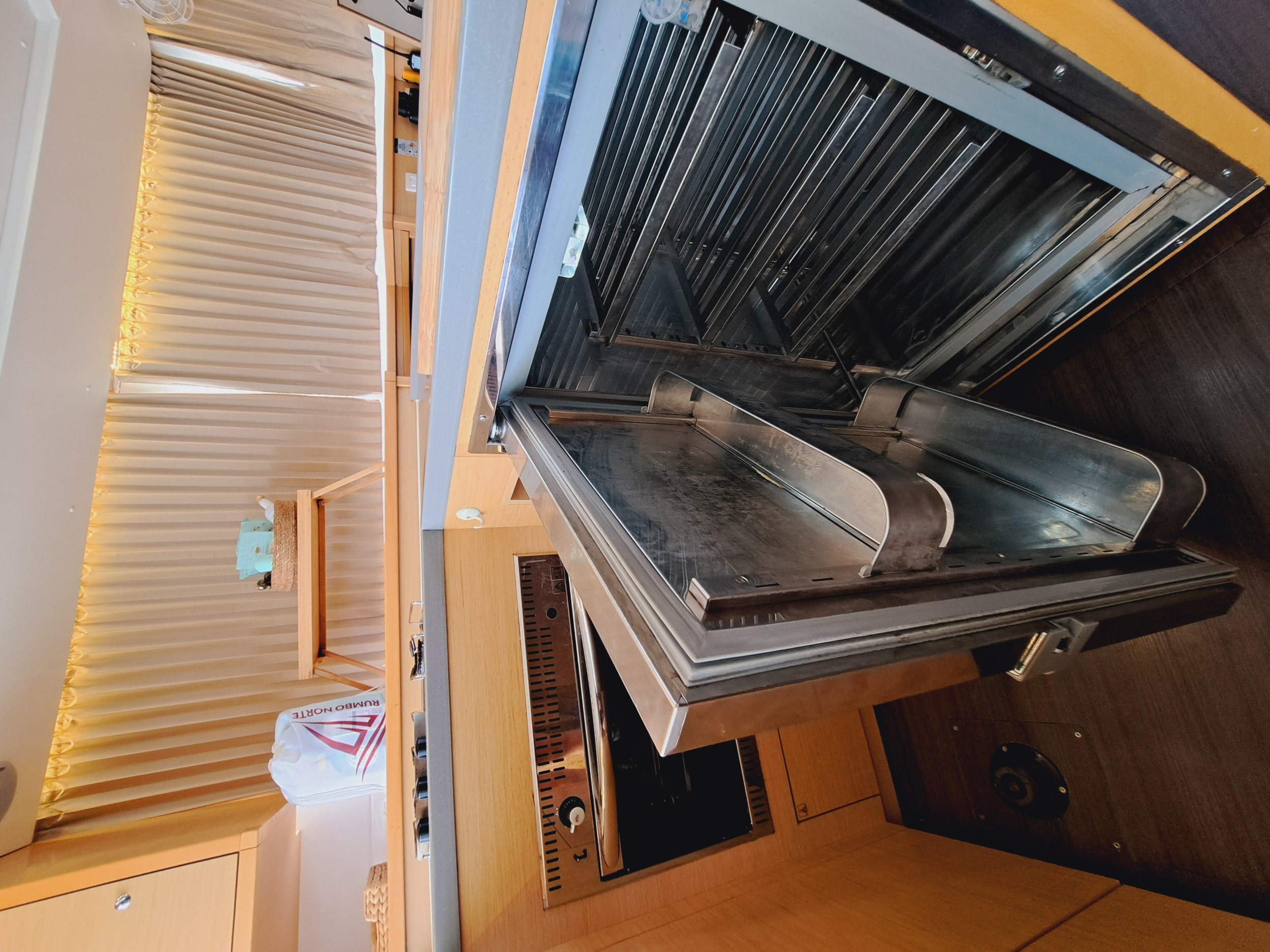 LAGOON 450 — photo 11
