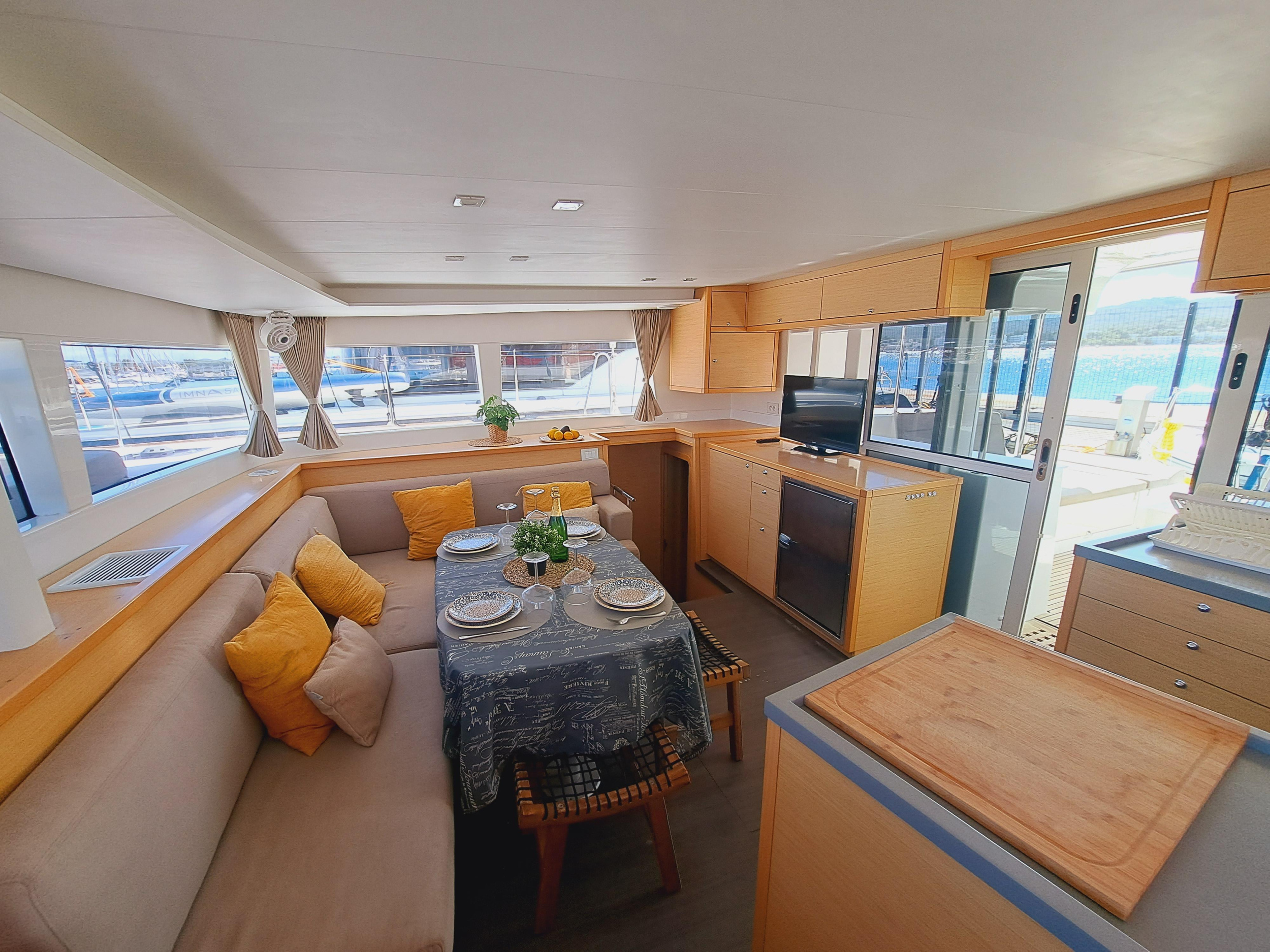 LAGOON 450 — photo 12