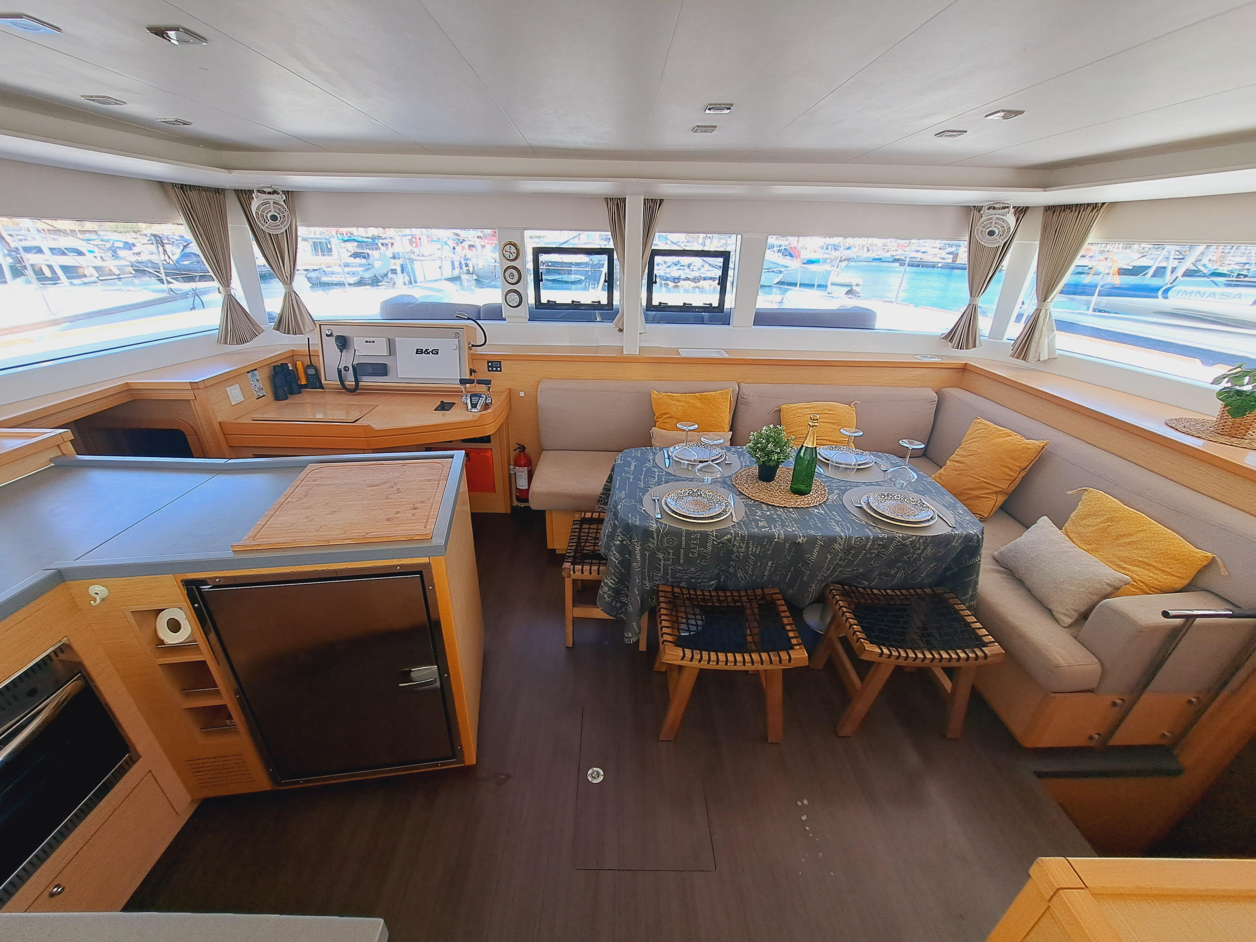 LAGOON 450 — photo 18