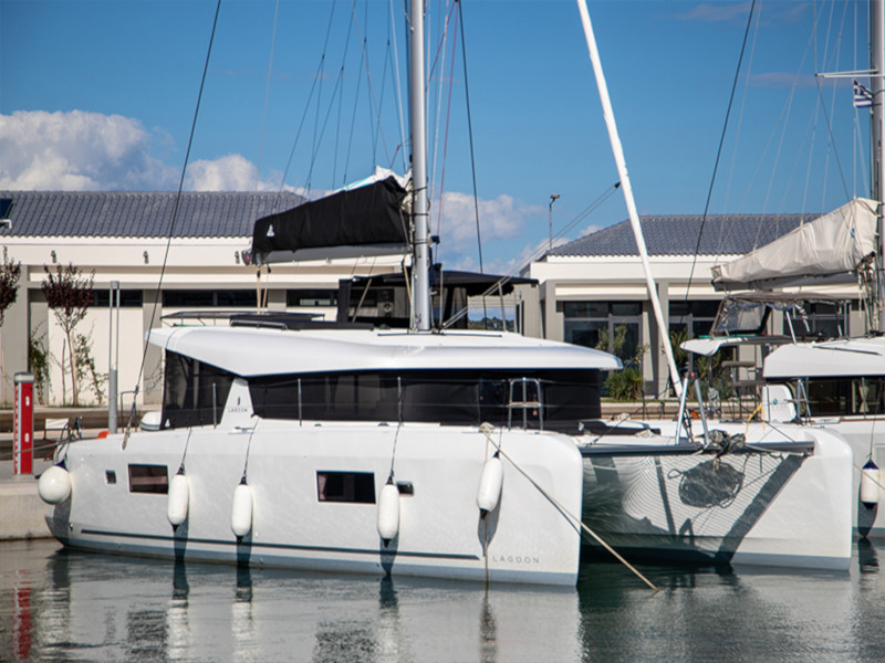 Lagoon 42 — photo 5