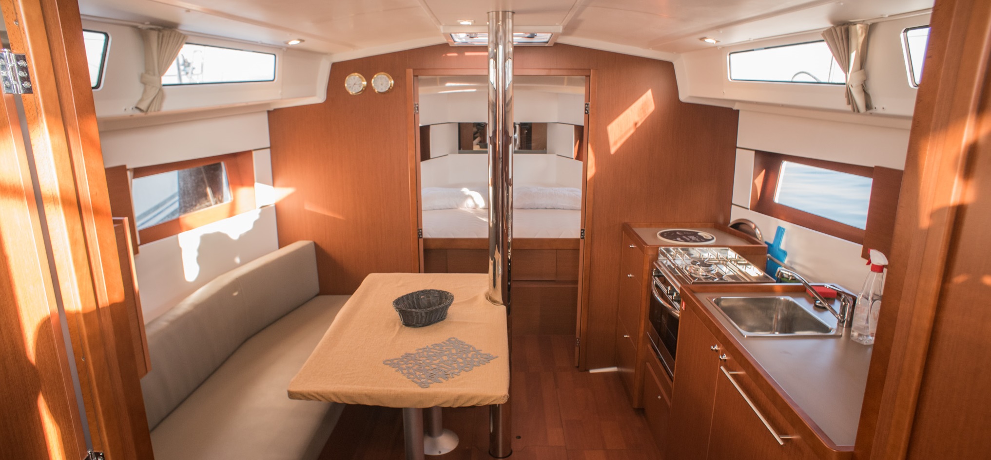 Oceanis 38.1 — photo 6