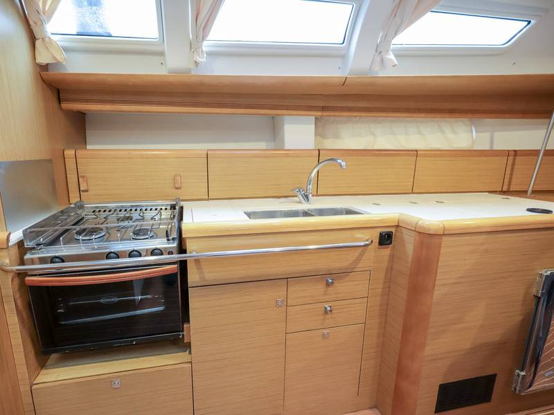 Sun Odyssey 44 i — photo 7