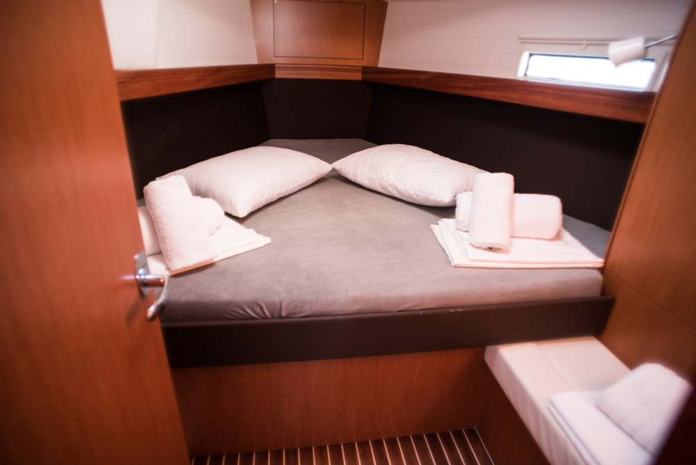 Bavaria Cruiser 37 — photo 9