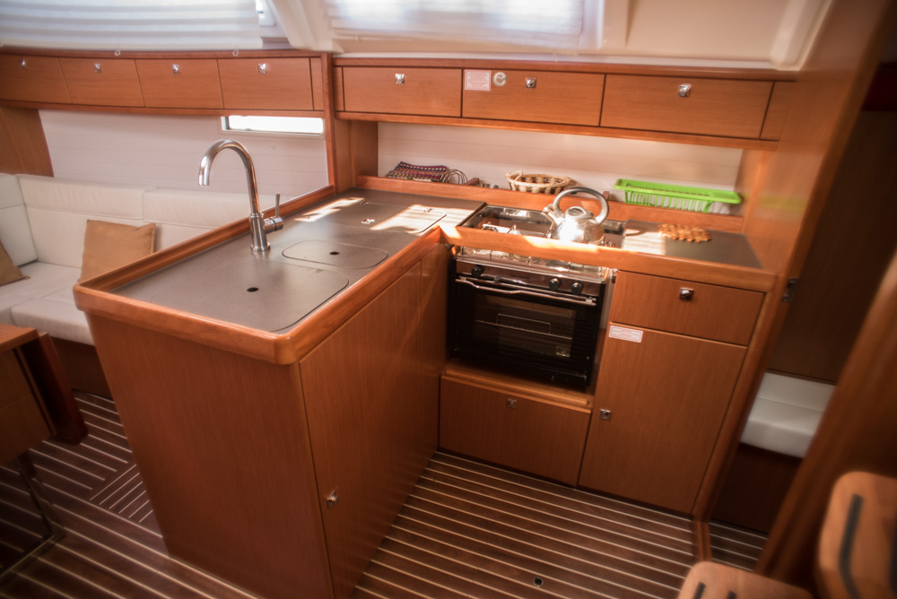 Bavaria Cruiser 37 — photo 3