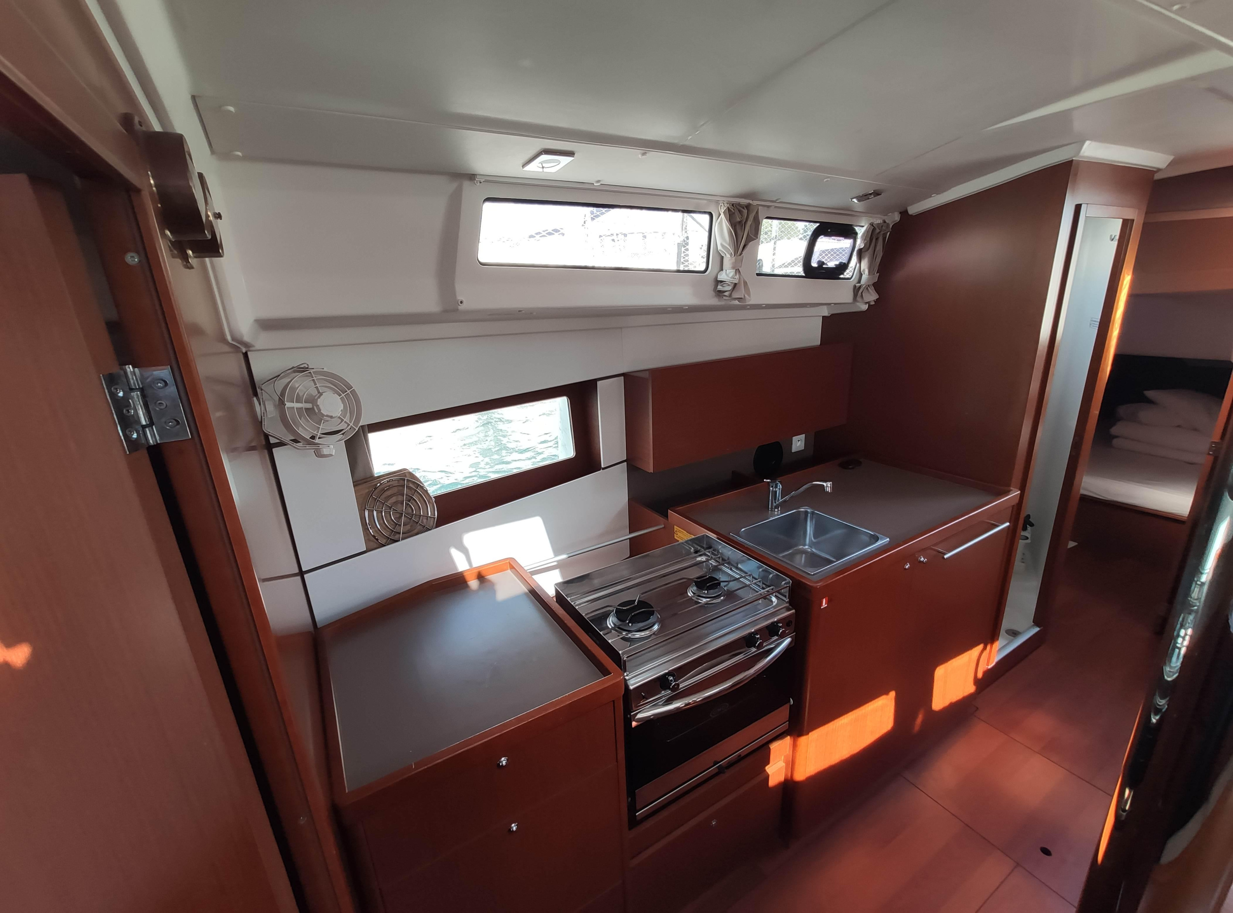 Oceanis 38.1 — photo 5