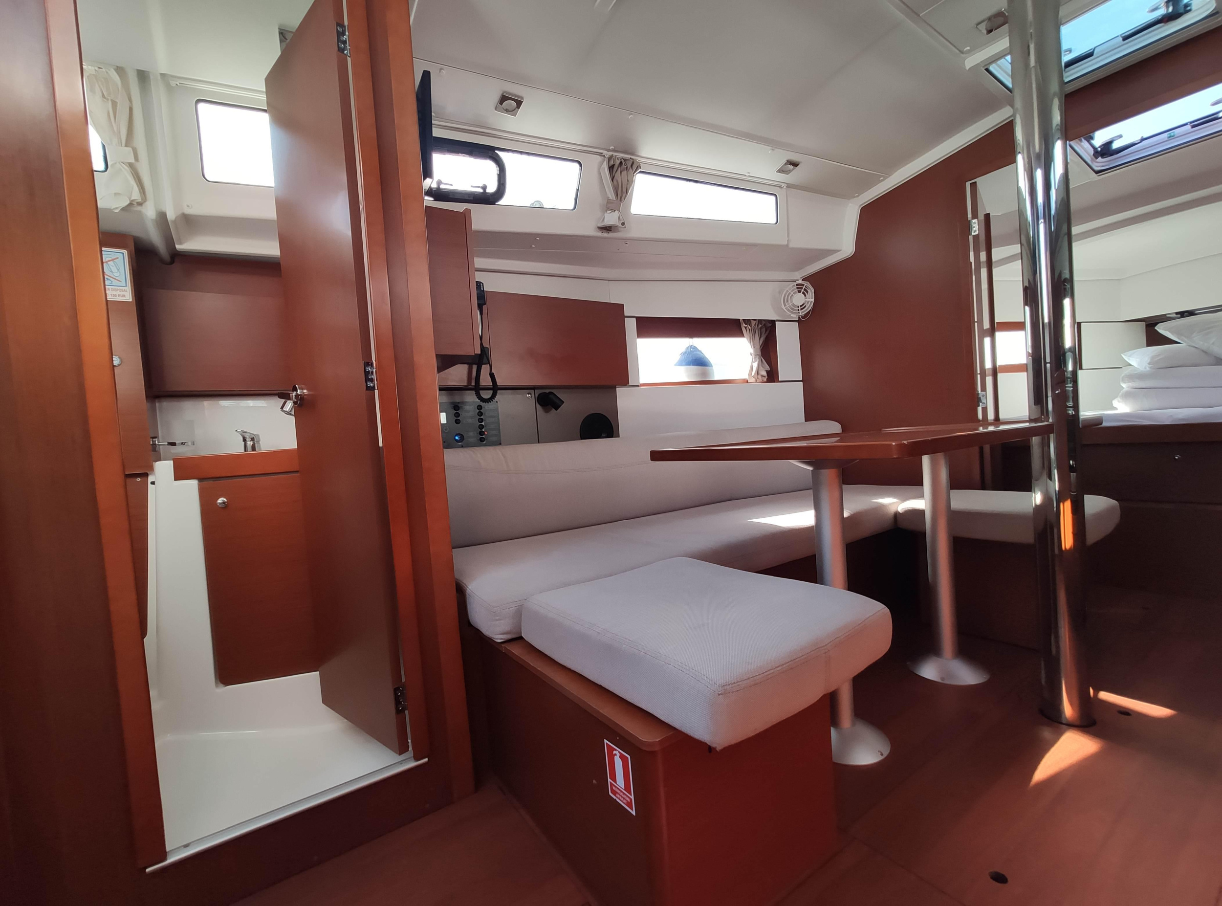 Oceanis 38.1 — photo 13
