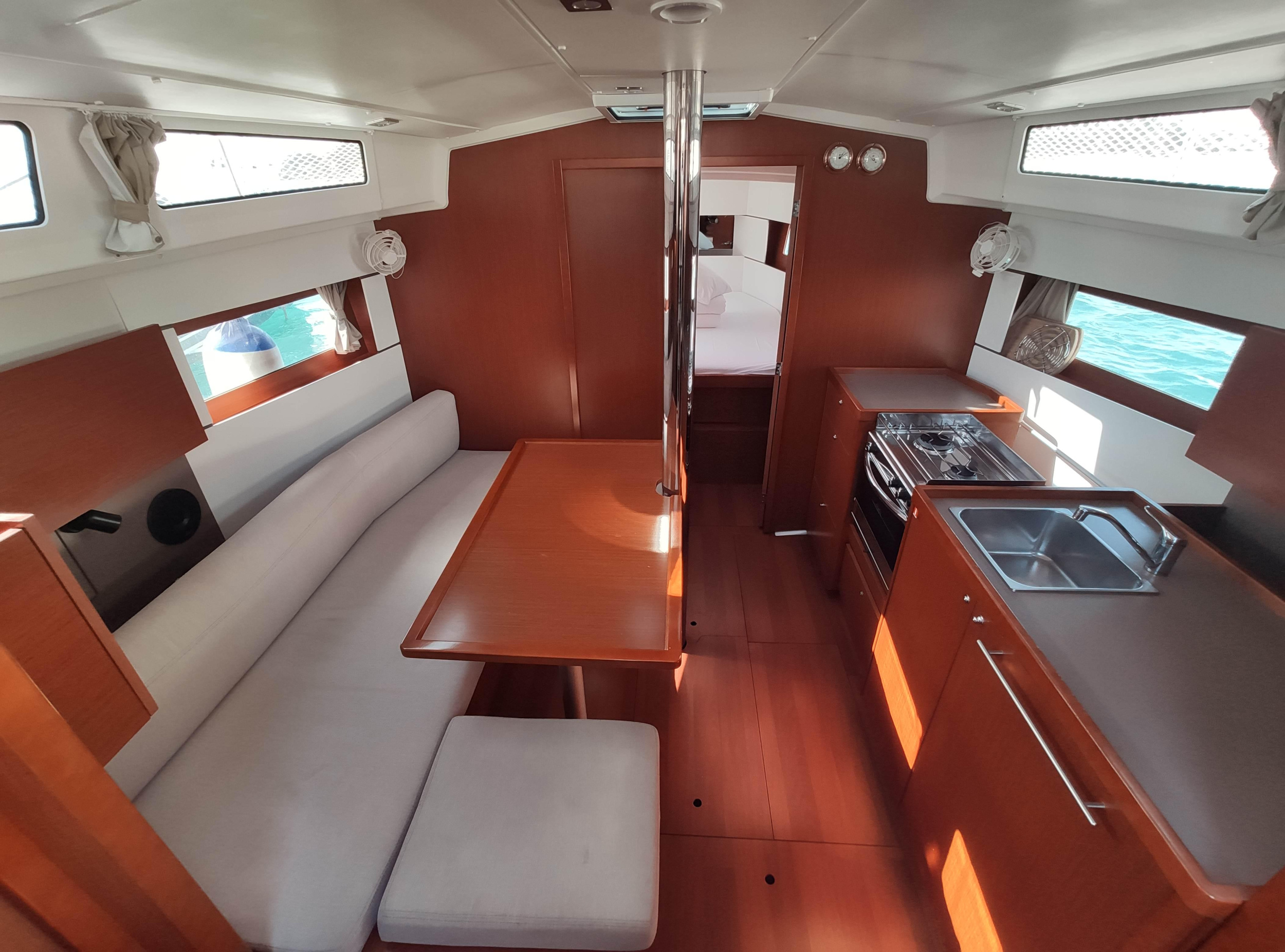 Oceanis 38.1 — photo 15