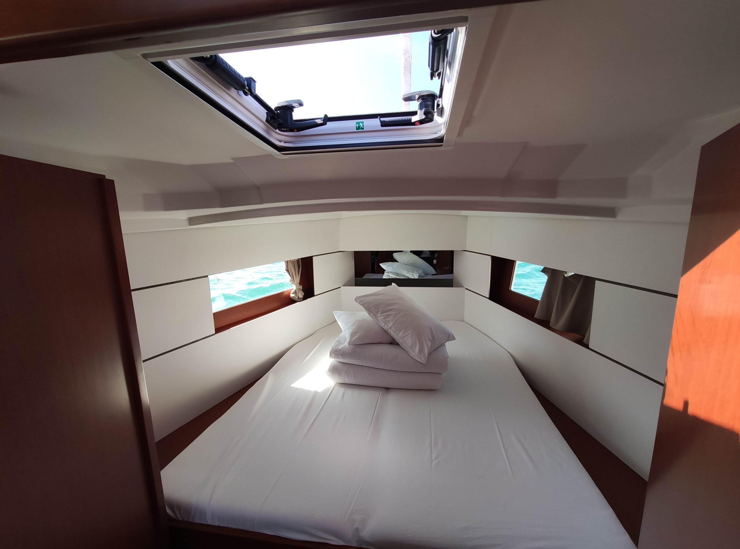 Oceanis 38.1 — photo 11