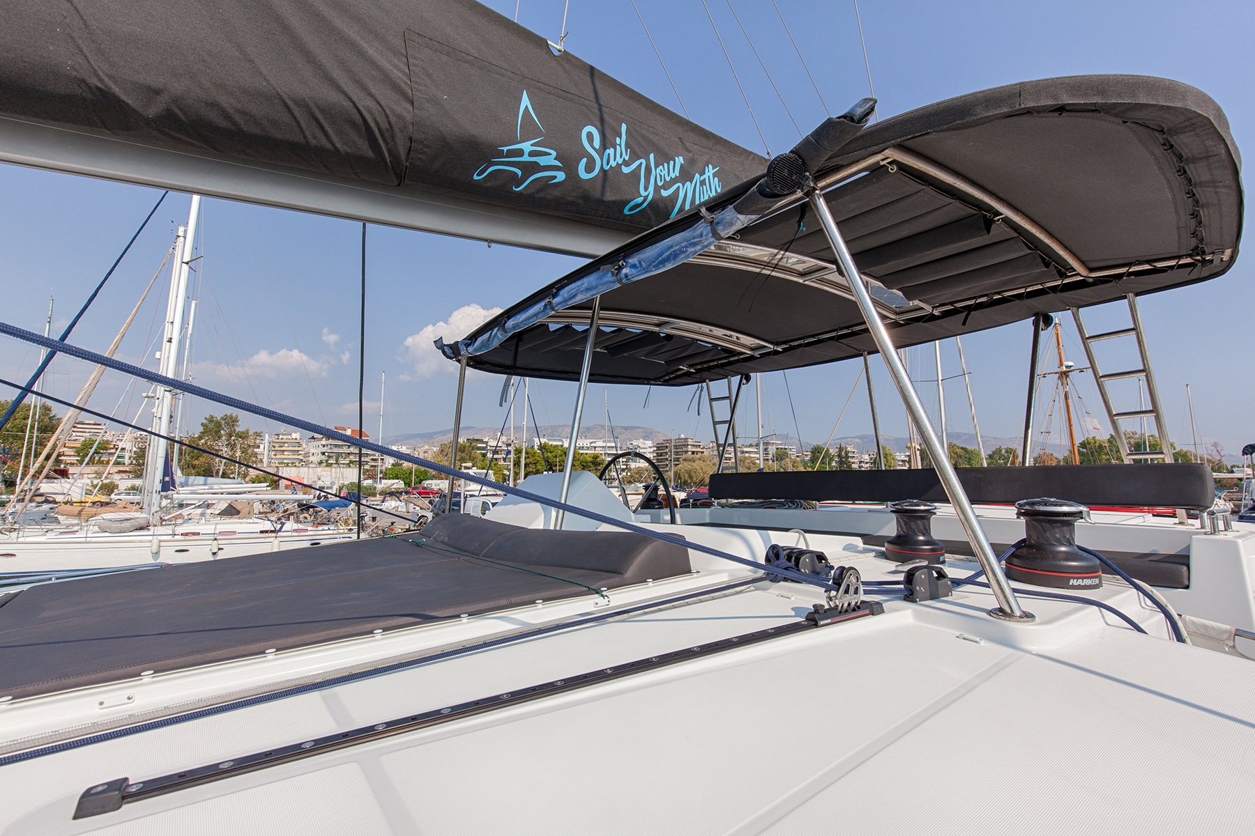 Lagoon 450 Flybridge — photo 16