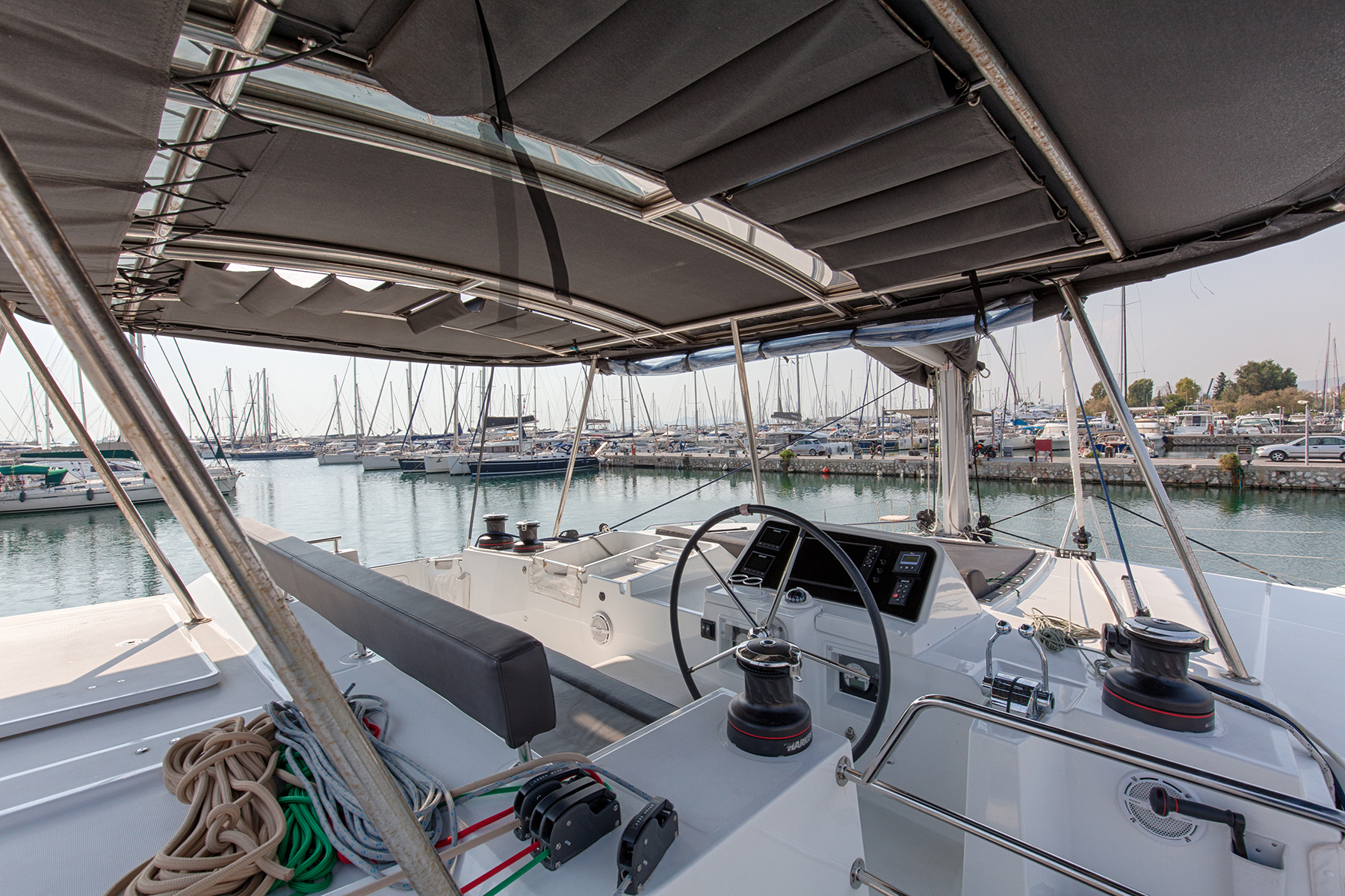 Lagoon 450 Flybridge — photo 9