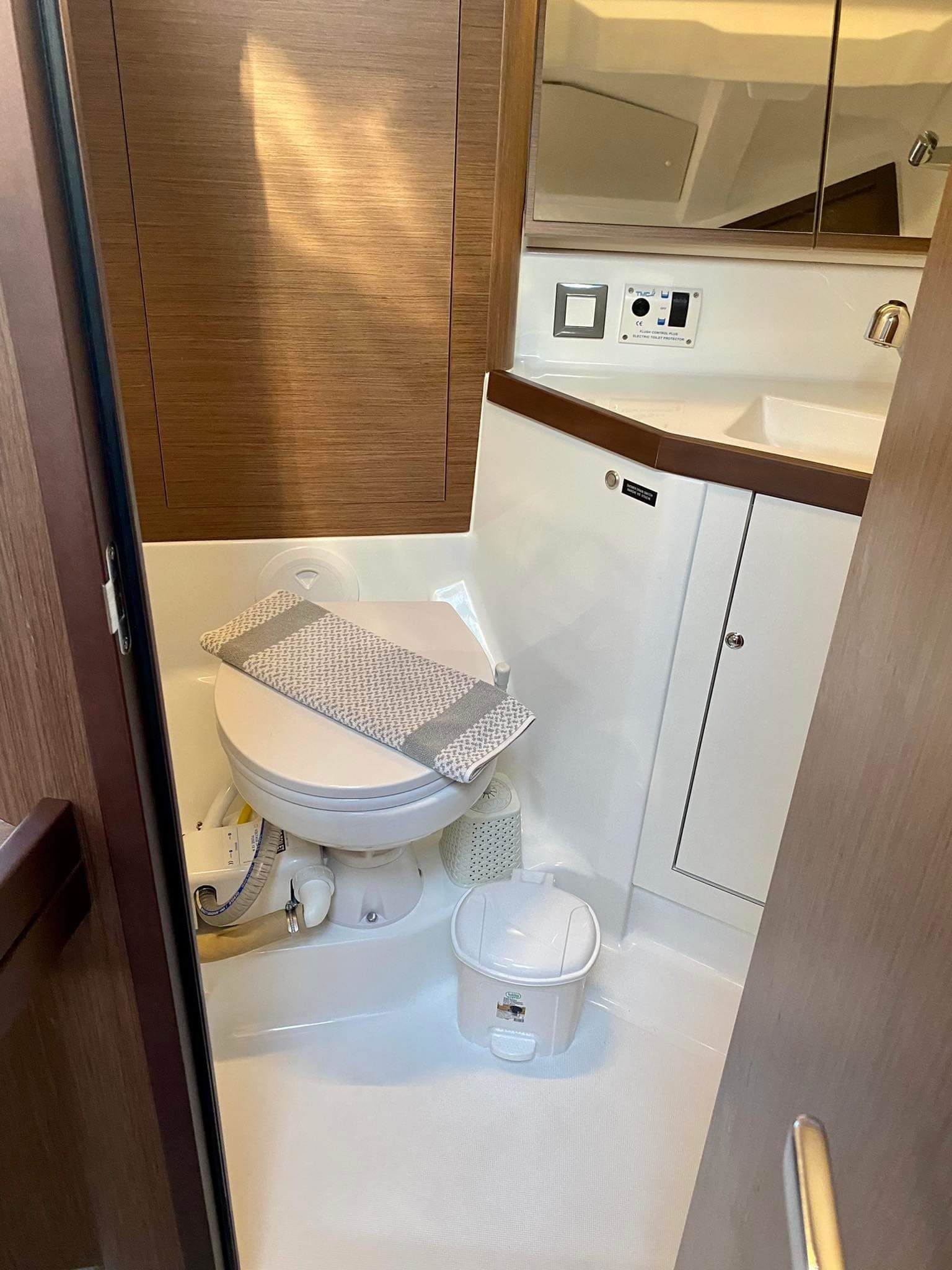 Oceanis 46.1 — photo 6