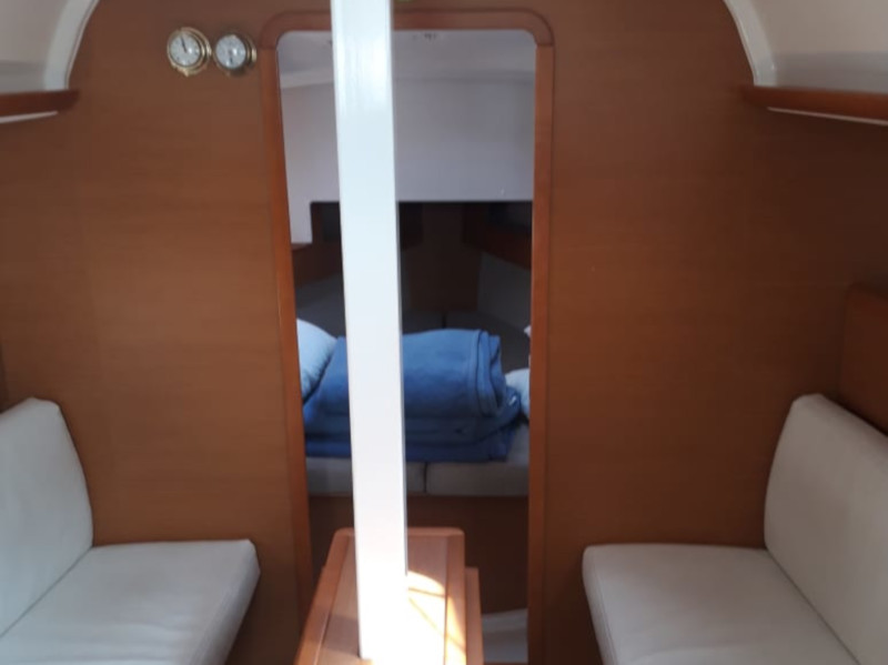 Sun Odyssey 33i — photo 2
