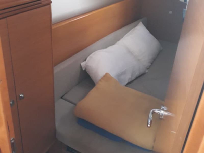 Sun Odyssey 33i — photo 3
