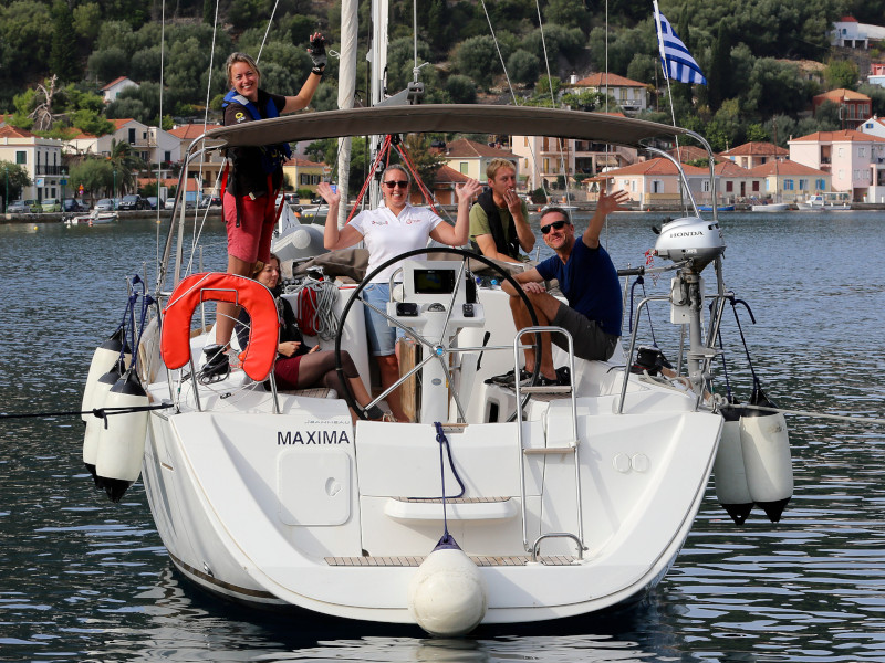 Sun Odyssey 33i — photo 1