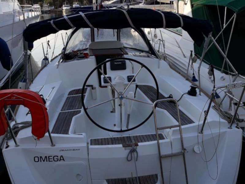 Sun Odyssey 33i — photo 2