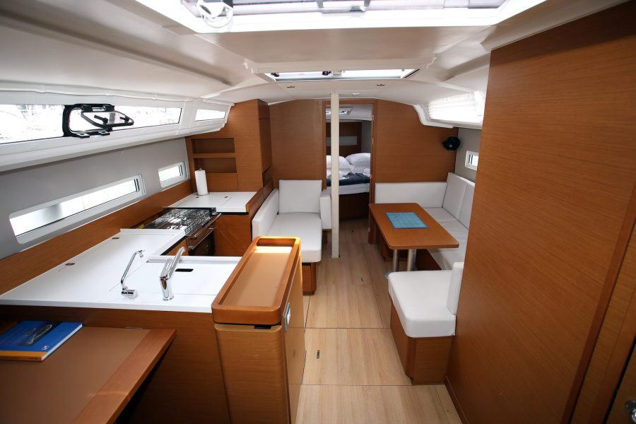Sun Odyssey 410 — photo 3