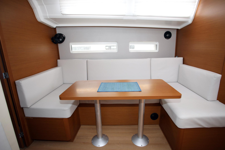 Sun Odyssey 410 — photo 8