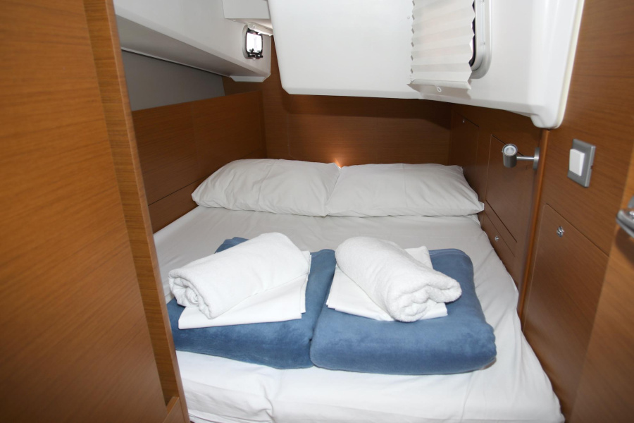 Sun Odyssey 410 — photo 9