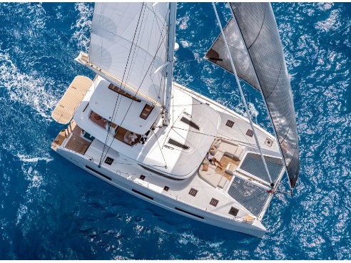 Lagoon 55 — photo 1