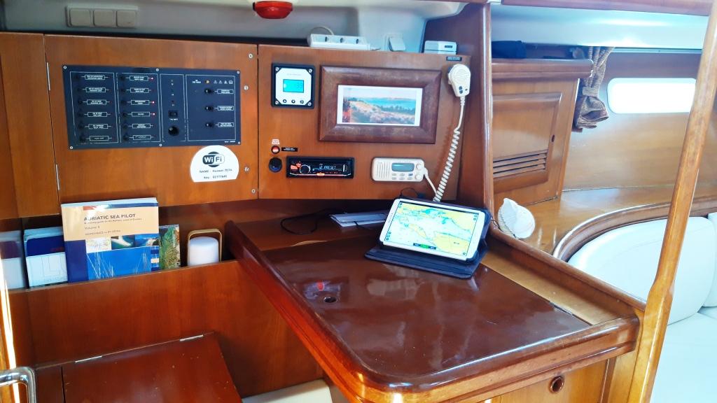 Oceanis 393 Clipper — photo 7