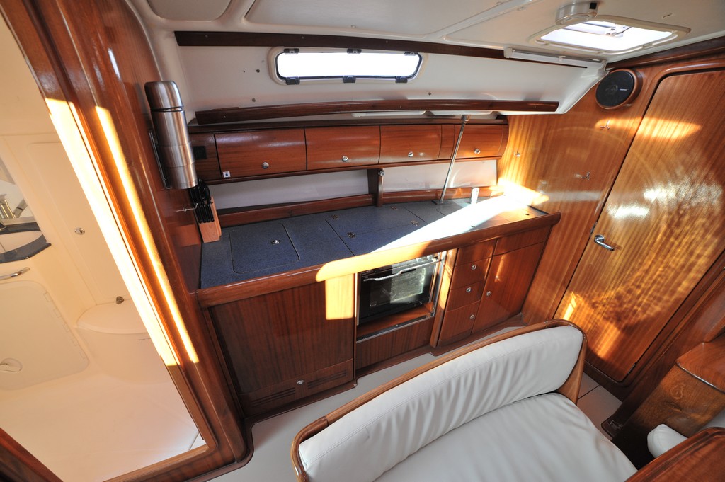 Bavaria 38 — photo 21