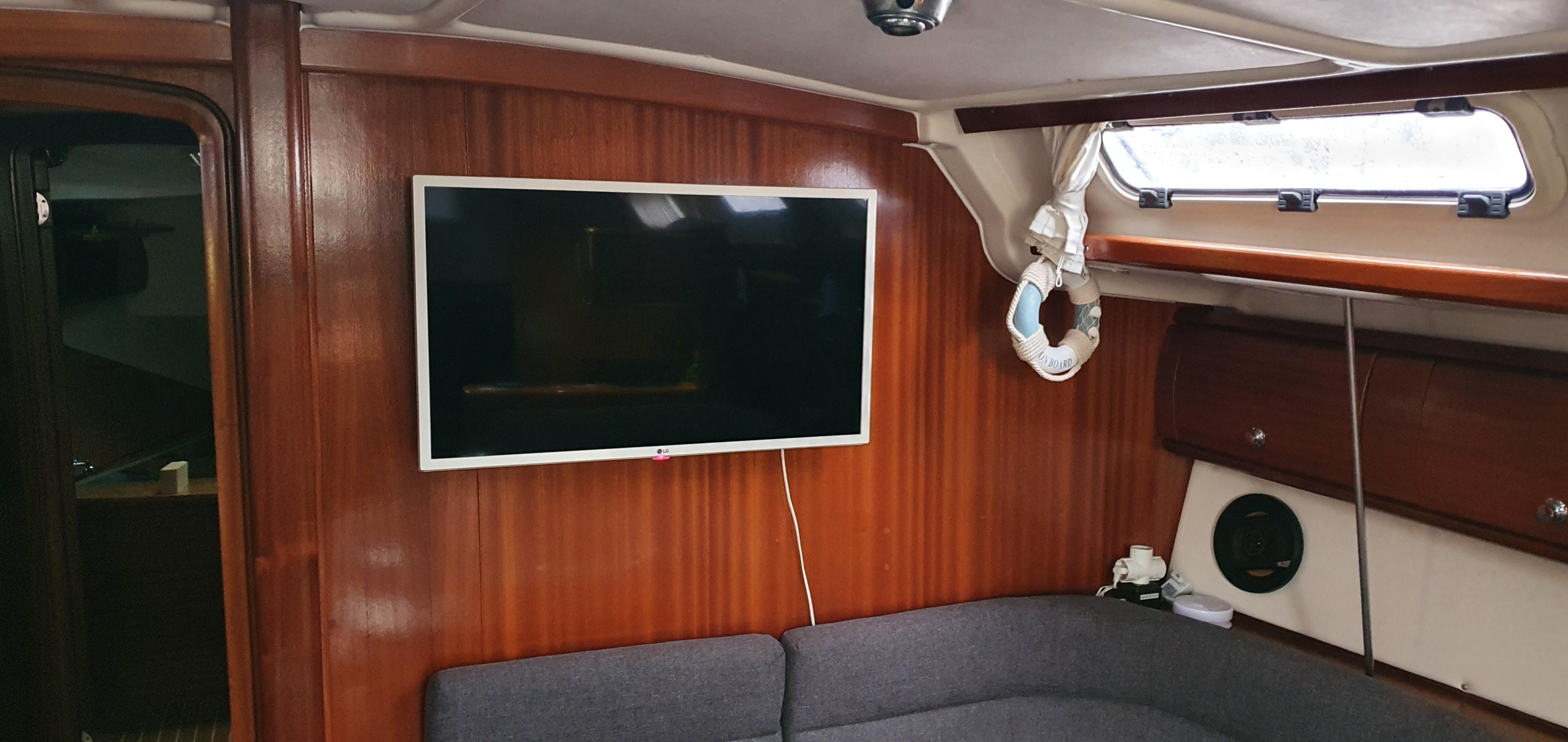 Bavaria 44 — photo 23