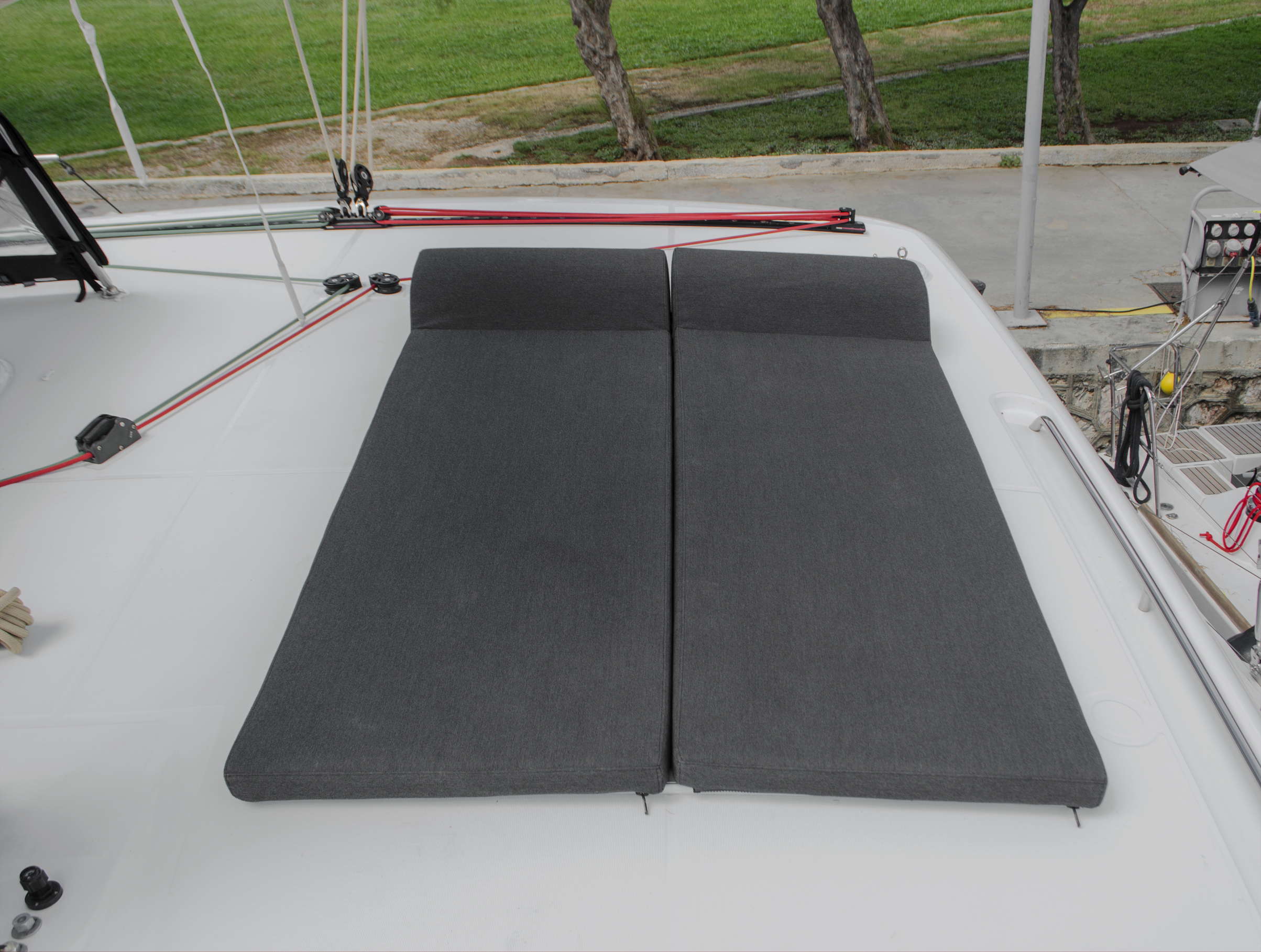 Lagoon 40 — photo 3