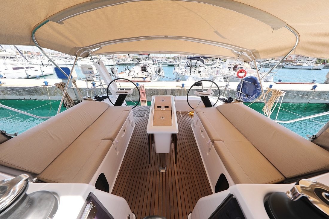 Dufour 430 — photo 35